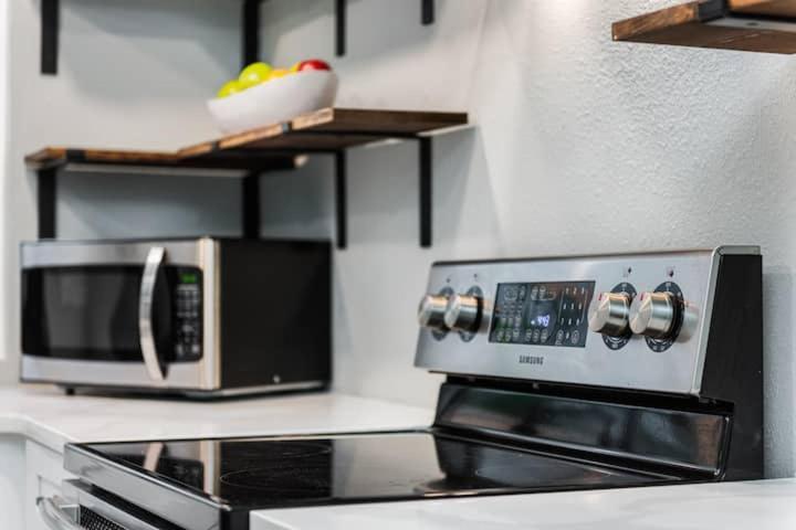 Modern House In Clearwater With Access To A Shared Swimming Pool Apartment Safety Harbor Ngoại thất bức ảnh
